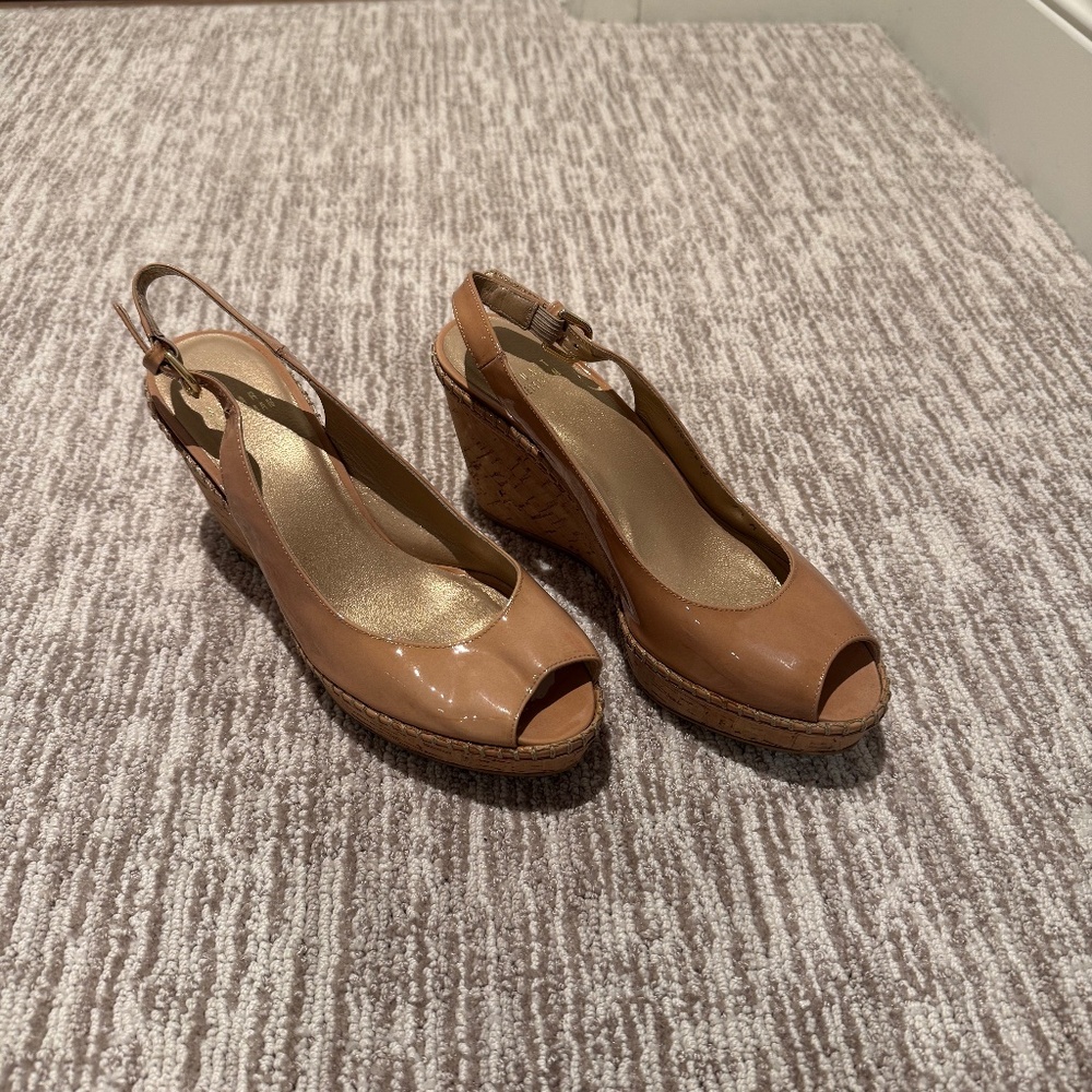 Stuart Weitzman 7.5M Woman's Heels. Cork Bottom. (Excellent Condition!)